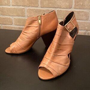 Vince Camuto  Modern Western Leather Heels Cognac Chic
